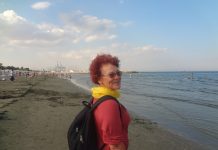 Тернопільська журналістка в свої 70 грає у футбол і плаває наввипередки